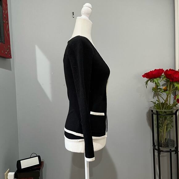 NEW Bebe Colorblock Knit Two Tone Contrast Cardigan Cami Sweater Twin Set Bla… - Picture 5 of 16